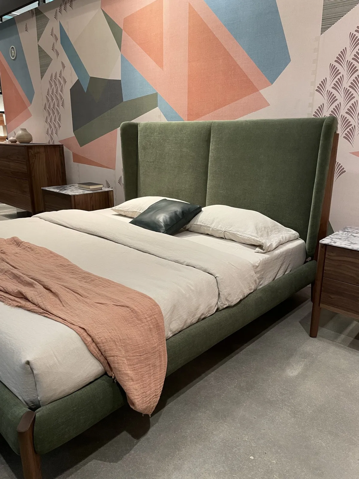 Lewis Bed